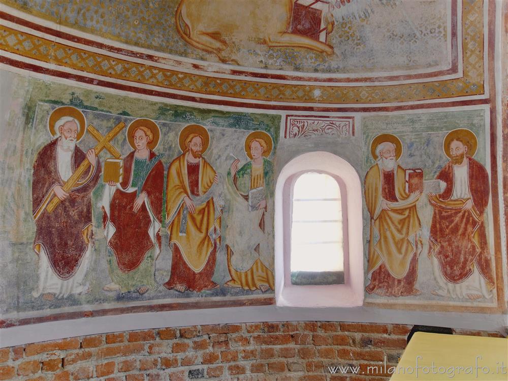 Sandigliano (Biella, Italy) - Apostles in the right half of the apse of the Oratory of St. Anthony Abbot